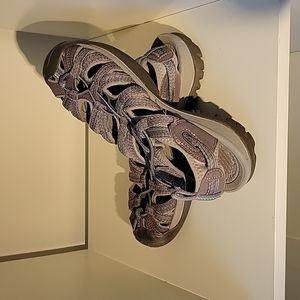 Keen whisper boys sandal size 7